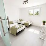 Paradise Silvia